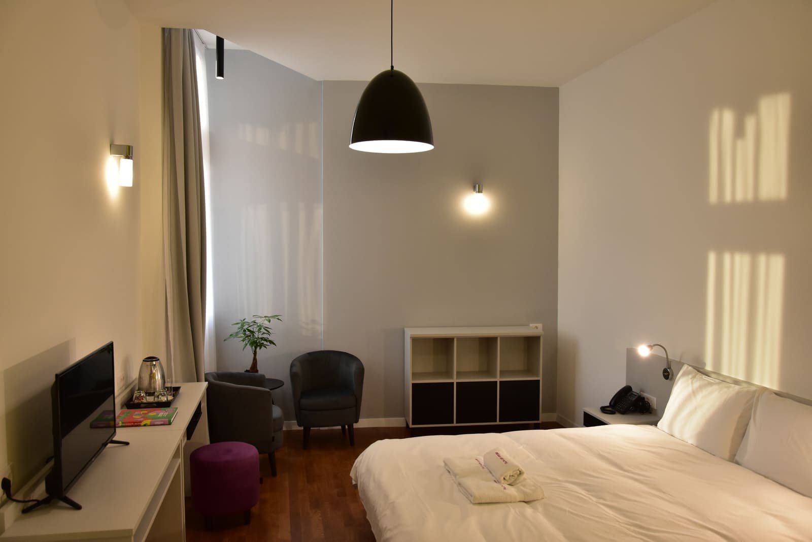 Room 11 — Double Room
