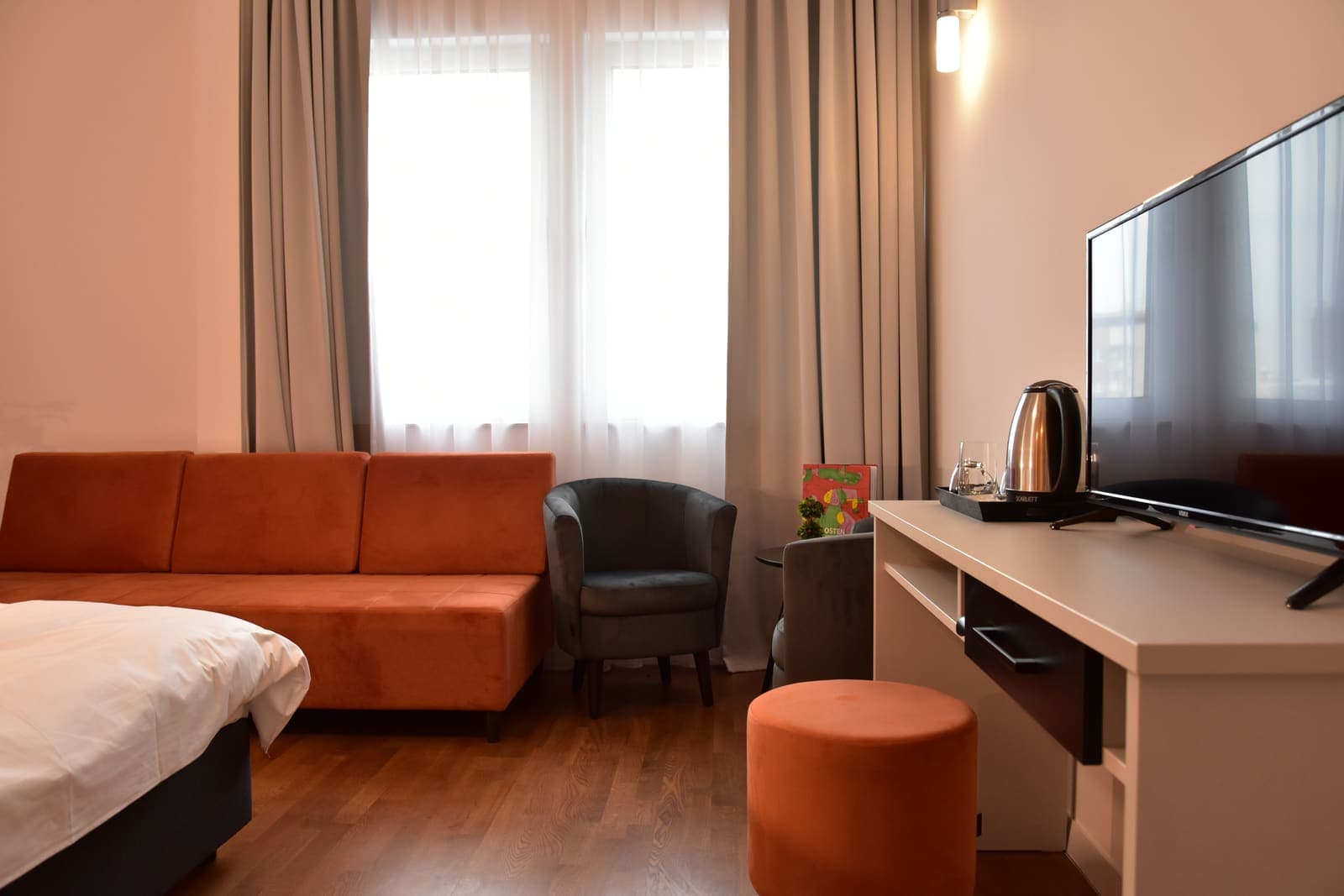 Room 8 — photo 3